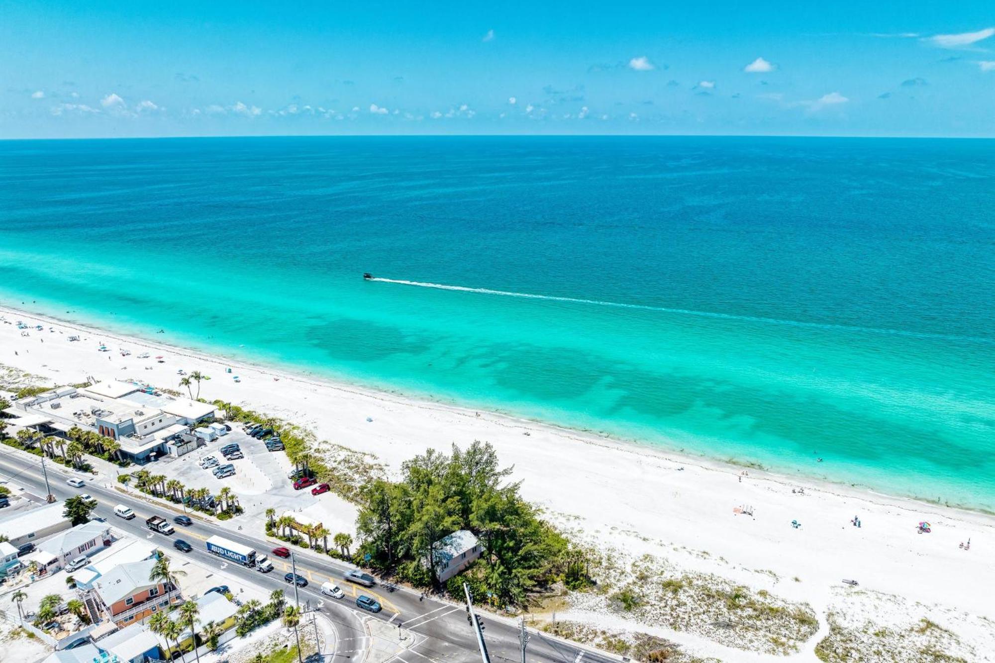 Anna Maria Island Runaway Tropical Dream-One Minute Walk To The Beach-Heated Pool Bradenton Beach Exteriér fotografie
