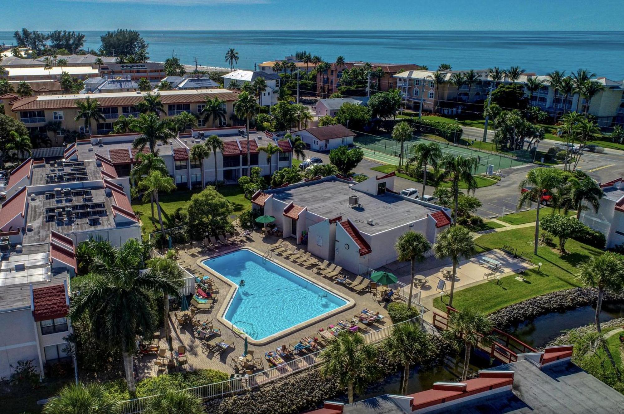 Anna Maria Island Runaway Tropical Dream-One Minute Walk To The Beach-Heated Pool Bradenton Beach Exteriér fotografie