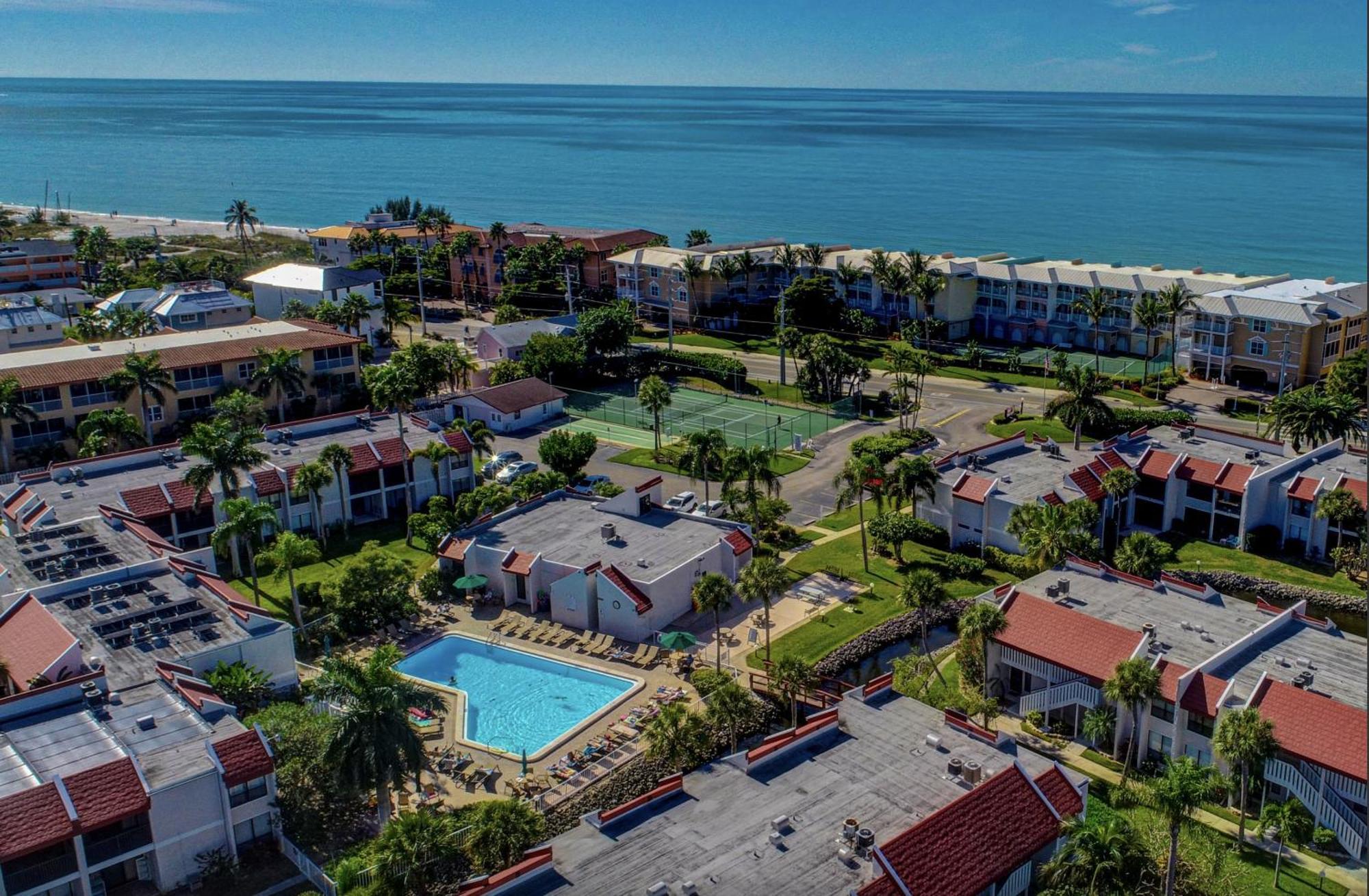Anna Maria Island Runaway Tropical Dream-One Minute Walk To The Beach-Heated Pool Bradenton Beach Exteriér fotografie