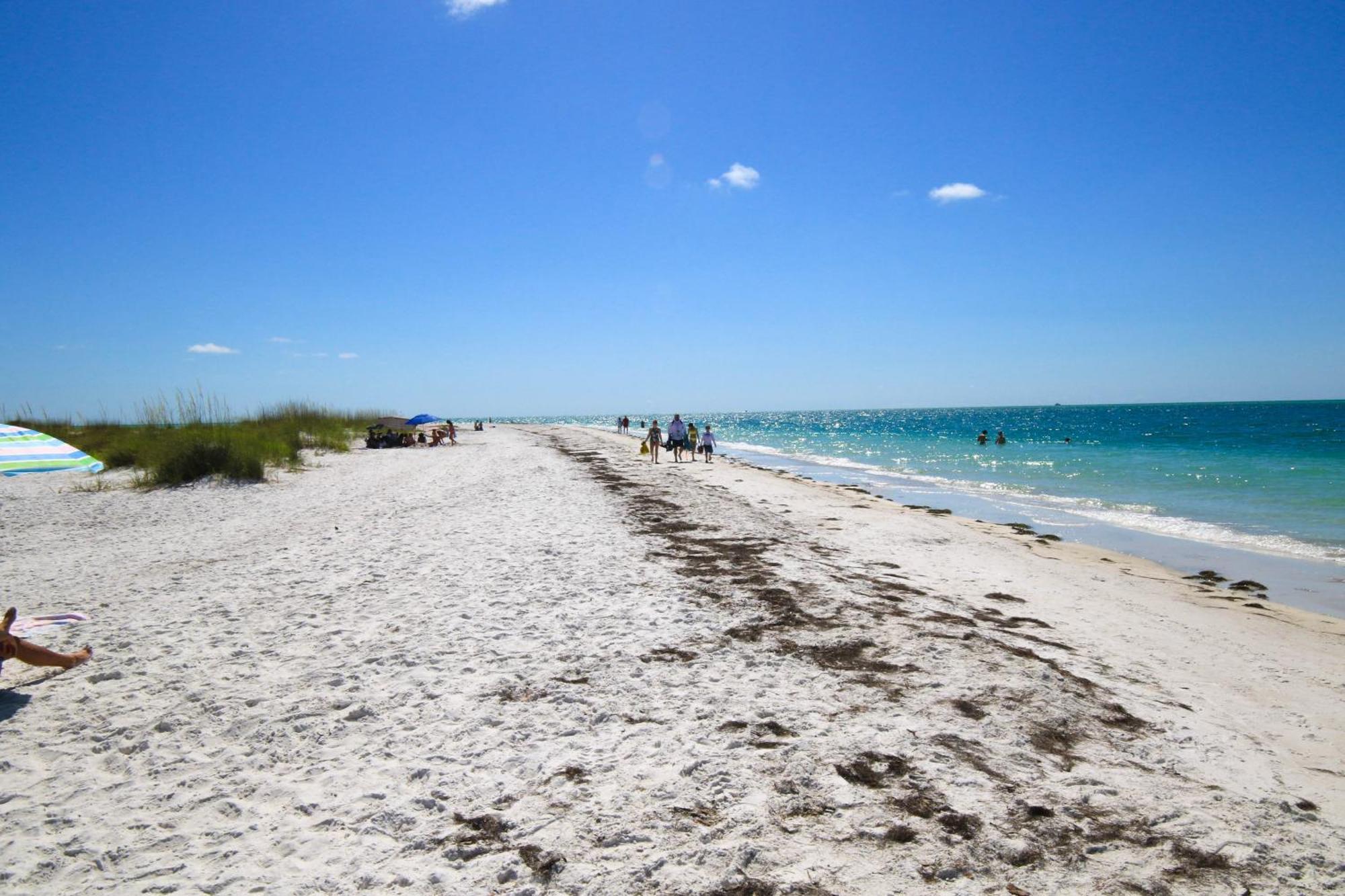 Anna Maria Island Runaway Tropical Dream-One Minute Walk To The Beach-Heated Pool Bradenton Beach Exteriér fotografie