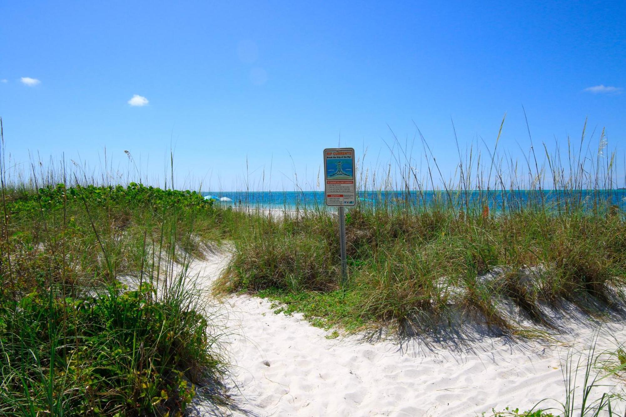 Anna Maria Island Runaway Tropical Dream-One Minute Walk To The Beach-Heated Pool Bradenton Beach Exteriér fotografie