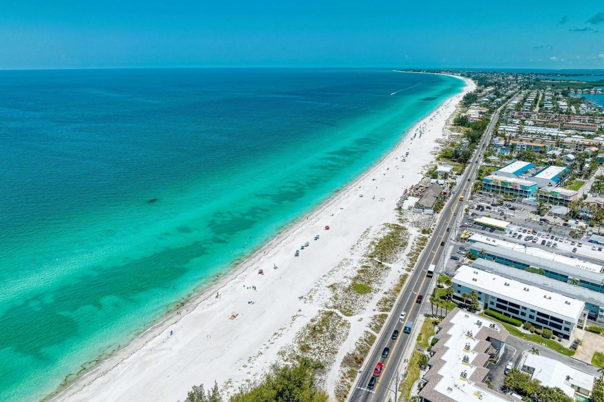 Anna Maria Island Runaway Tropical Dream-One Minute Walk To The Beach-Heated Pool Bradenton Beach Exteriér fotografie