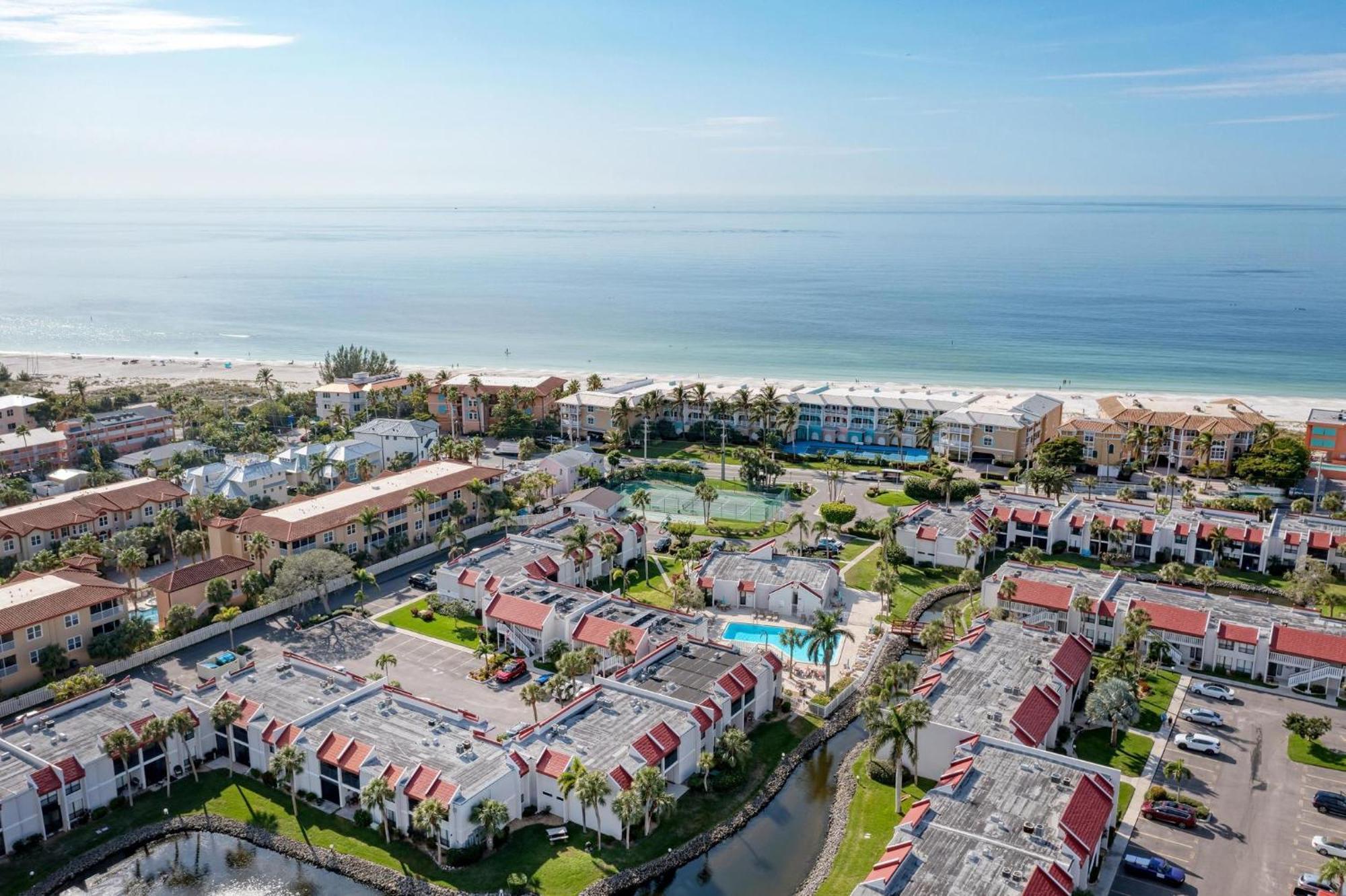 Anna Maria Island Runaway Tropical Dream-One Minute Walk To The Beach-Heated Pool Bradenton Beach Exteriér fotografie
