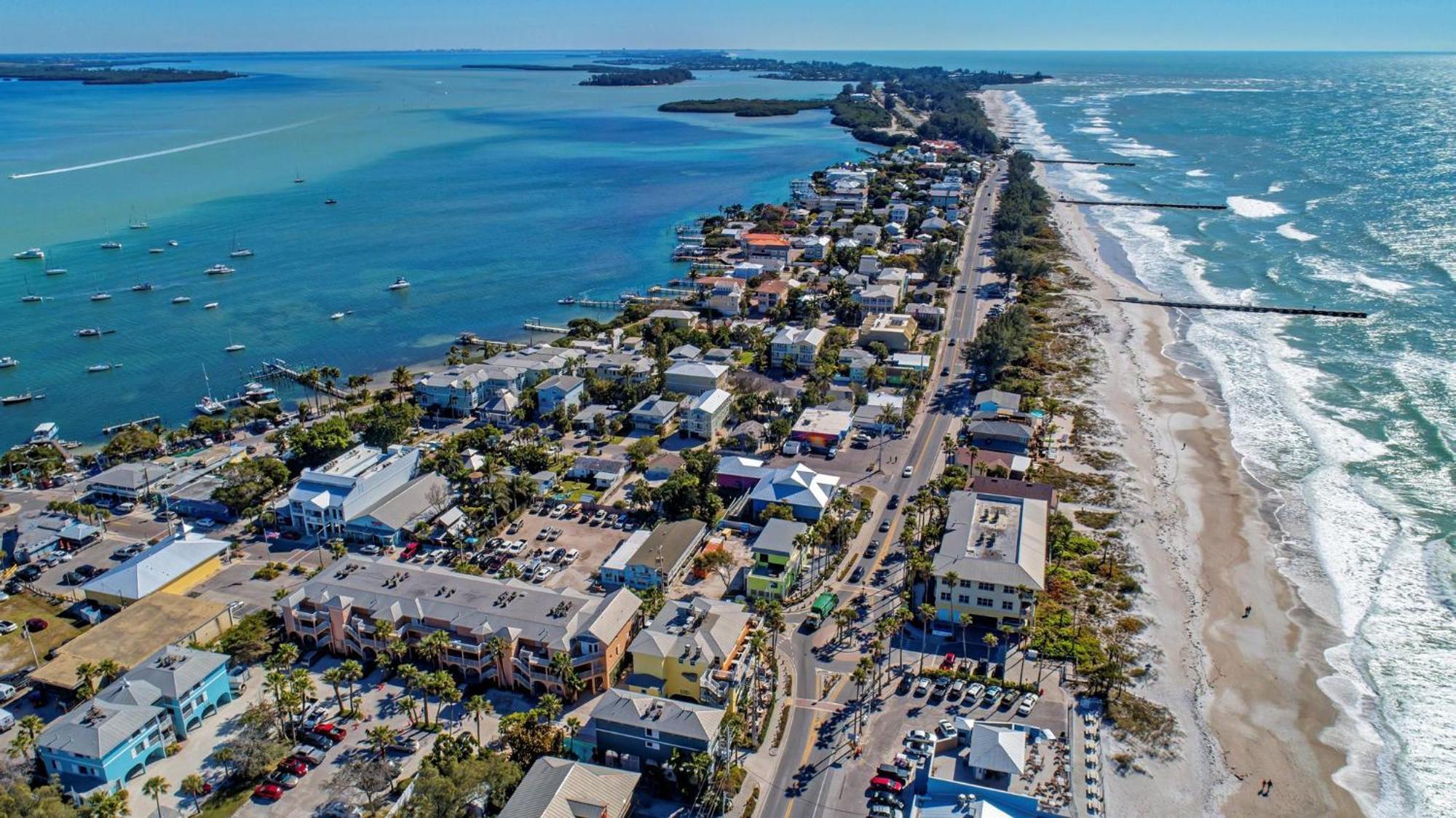 Anna Maria Island Runaway Tropical Dream-One Minute Walk To The Beach-Heated Pool Bradenton Beach Exteriér fotografie