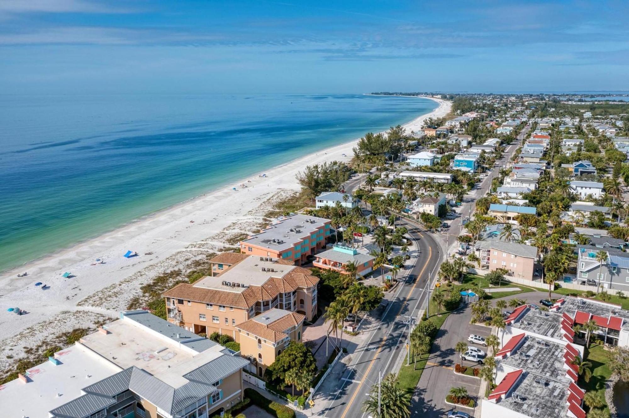 Anna Maria Island Runaway Tropical Dream-One Minute Walk To The Beach-Heated Pool Bradenton Beach Exteriér fotografie