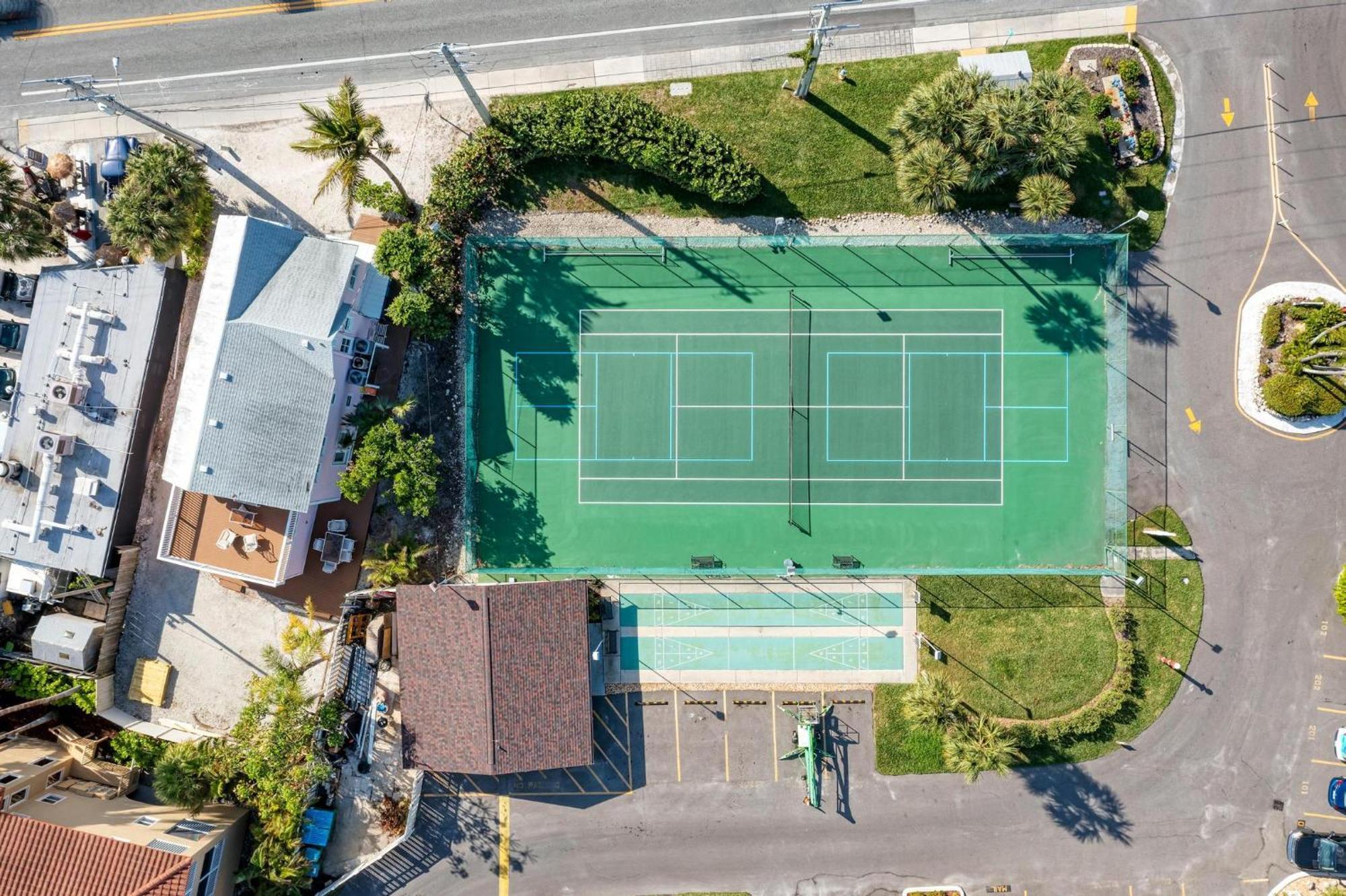 Anna Maria Island Runaway Tropical Dream-One Minute Walk To The Beach-Heated Pool Bradenton Beach Exteriér fotografie